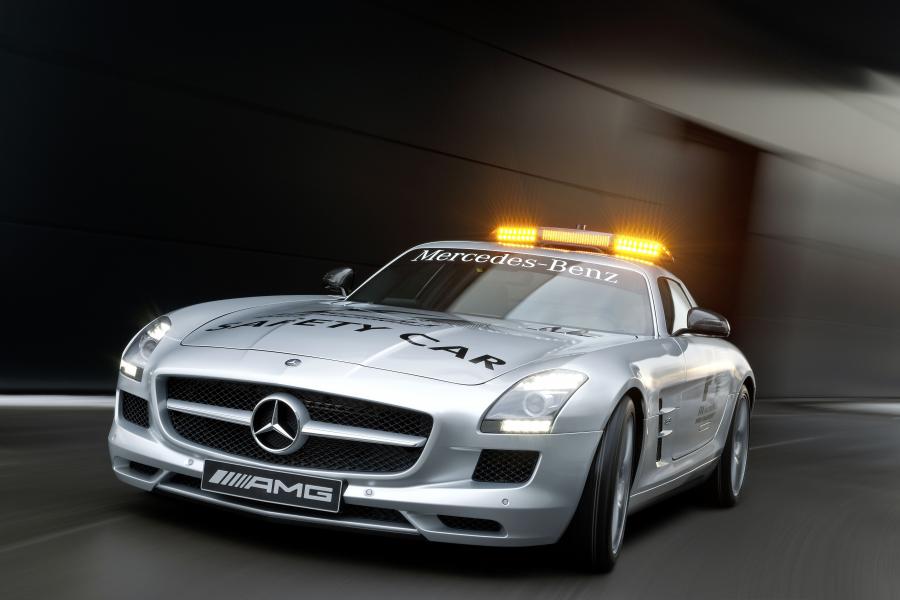  Mercedes-Benz SLS AMG F1 Safety Car 2010 года  (фото 28 из 46)